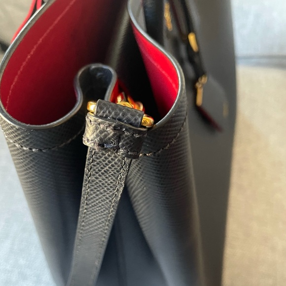 Medium Saffiano Leather Prada - Picture 5 of 15